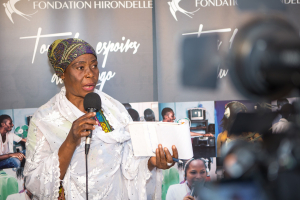 Participante à un débat « Femmes et élections » organisé par la Fondation Hirondelle à Kinshasa en avril 2017. © Fondation Hirondelle / Catherine Trautes
