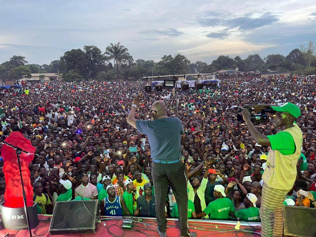 Pendant le concert organisé par Radio Ndeke Luka à Bangui, le 28  août 2021.