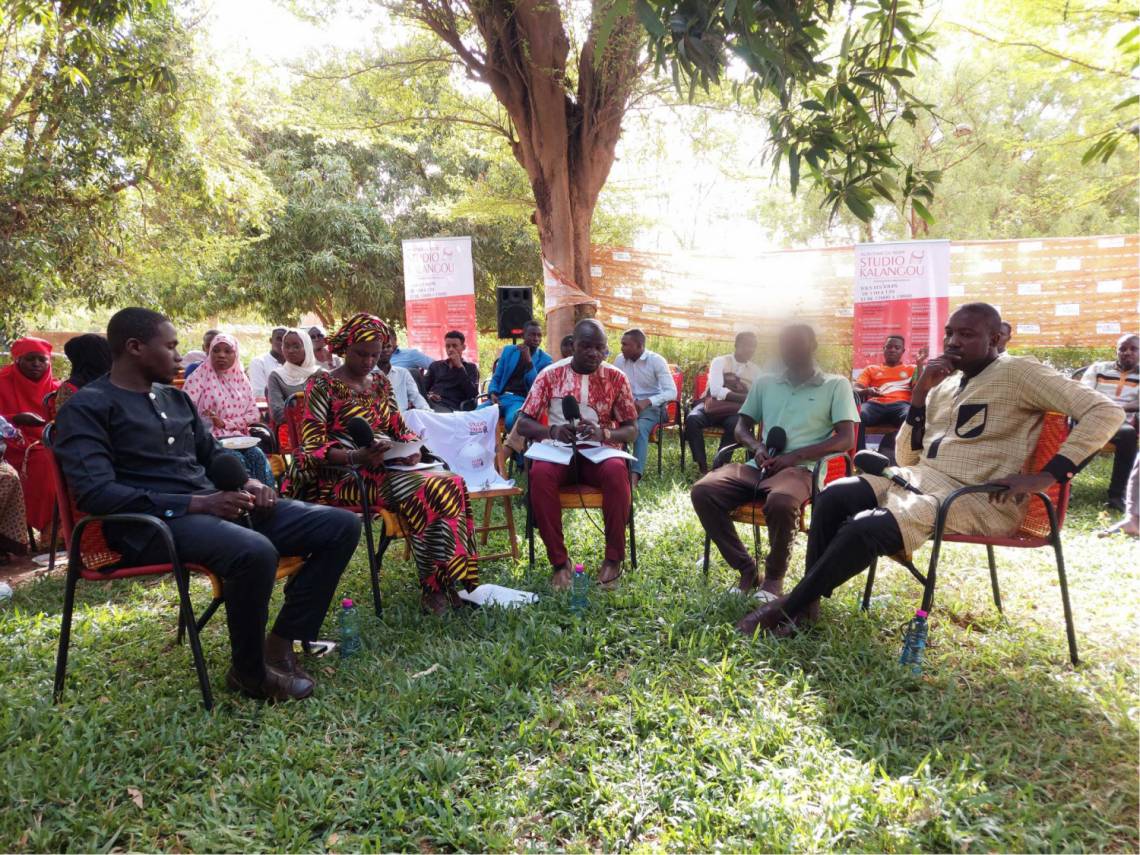 The filmed debate on migration was held in public in Niamey.