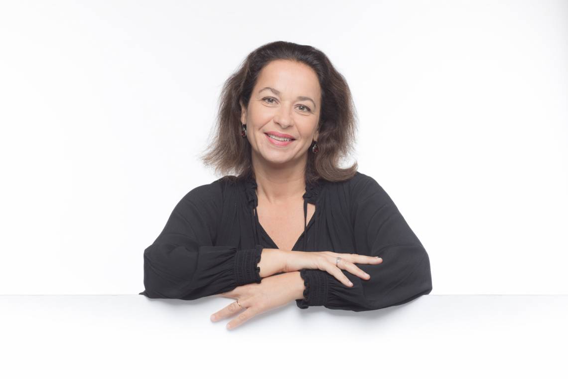 Anne-Cécile Bras hosts the programme &quot;C&#039;est pas du vent&quot; about the environment on RFI.