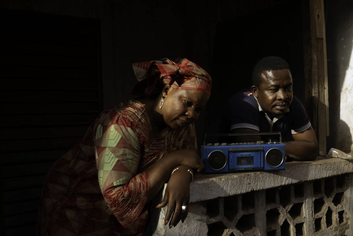 Listeners of Studio Tamani in Bamako in january 2021.