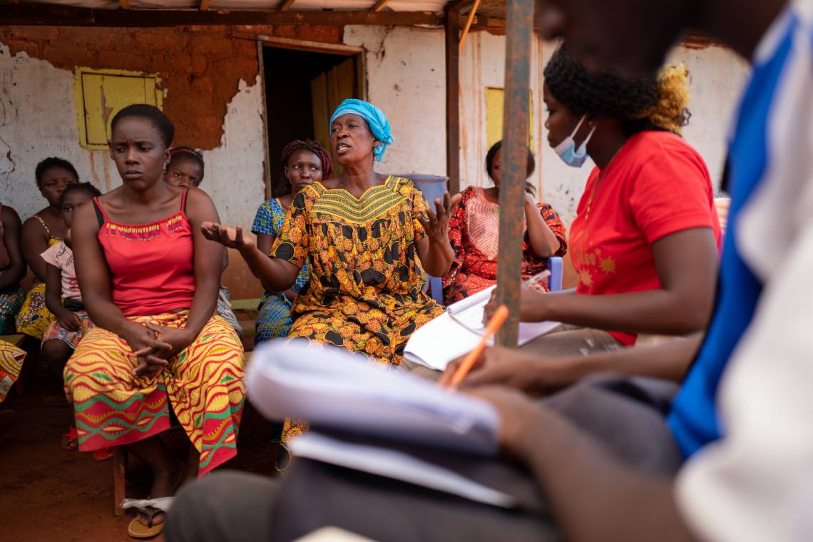 Des auditrices de Radio Ndeke Luka prennent la parole lors d&#039;un &quot;focus group&quot; à Bangui, République centrafricaine, en mars 2021.