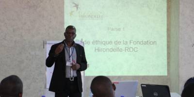 Journalisme en zone de conflit : formation de correspondants à Kinshasa