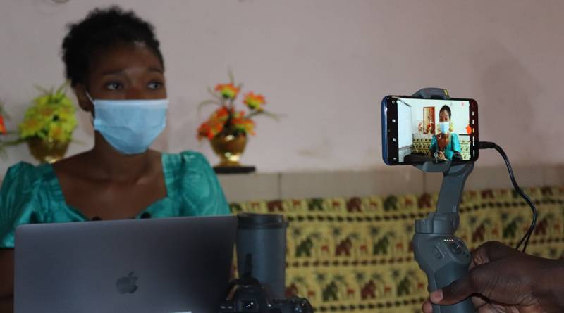 During the training on video production with smartphones for 18 Guinean journalists in Conakry at the end of November 2020.