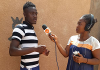 Aissatou Barry, journaliste guinéenne, en reportage à Agadez au Niger dans le cadre d'une formation régionale organisée par la Fondation Hirondelle en Août 2018.